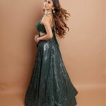 Mouni Roy Instagram - SHUBHO NABOBARSHER PRITI O SHUBHECHCHA 🌹 Few full moons ago… • • • Outfit:- @premyabymanishii 📸 :- @Mi_nombre_es_ram Hair @chettiarqueensly Make up @mukeshpatilmakeup