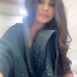 Mouni Roy Instagram – 🌸Hare Krishna🌸
Yesterday got to recite the “chaturshloki” Bhagwad Gita in class…

These  four verses – chatur shloki Bhagwad gita – 10.8, 10.9,10.10,10.11 are called “the summary verses” containing the essence of whole Bhagwad Gita.
Hope some of you have been studying with me all along…