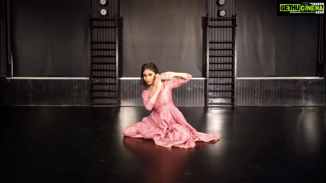 Mouni Roy Instagram - If music be the food of love… play on; Dance….💟 Happy dance day monsters… 🔆🔱 P.s~ so missing the insides of a rehearsal hall & 5678 of a new routine 😔
