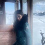 Mouni Roy Instagram - Craving some ❄️ #takemeback Gulmarg, Kashmir