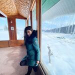 Mouni Roy Instagram - Craving some ❄️ #takemeback Gulmarg, Kashmir