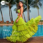 Mouni Roy Instagram - Life's a beautiful vacay! @zeezest Editor: Sumita Bagchi Text: Shraddha Varma Photographer: @rahulsawant (Atul Kasbekar Photography) Creative Consultant: @mitrajitb Styling: @pranita.abhi Makeup: @mukeshpatilmakeup Hair: @chettiarqueensly Location: @novotel_juhu Artist Management: @dcatalent Artist Reputation Management: @media.raindrop Outfit: @antithesis.in Accessories: @kirathelabel