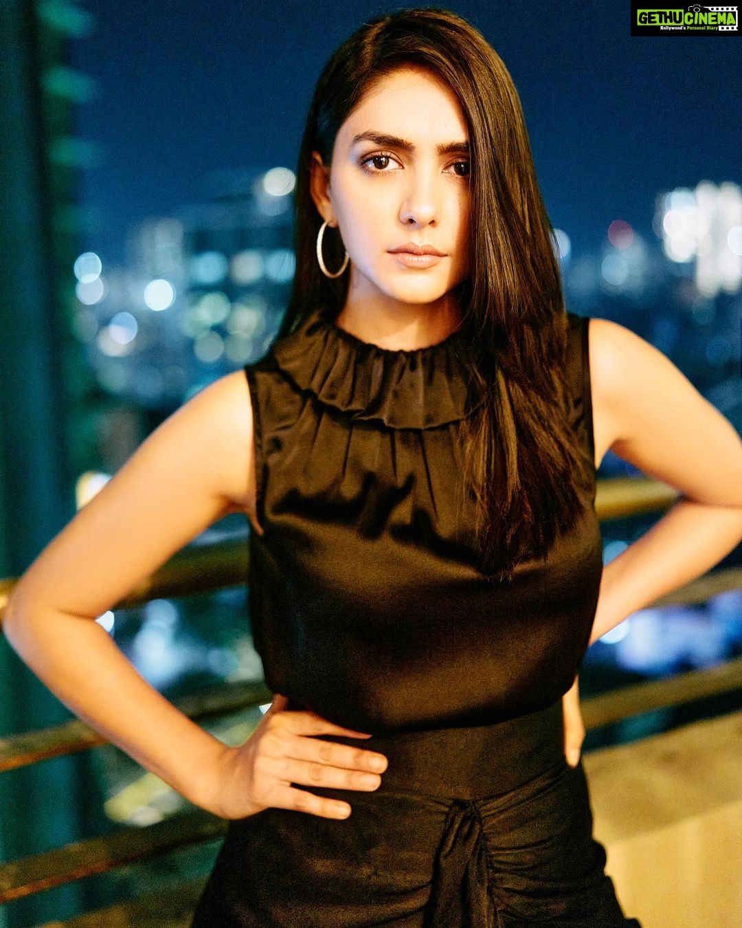 Mrunal Thakur Instagram - 🌃 Styled by: @rahulvijay1988 Make-up: @missblender Hair: @deepalid10 Assisted by (styling) @bleatsbyk & @kashishsgaur Outfit: @431_88 Jewellery: @anmoljewellers Shoes: @louboutinworld Shot by: @leroifoto Hair assistant @vidushiparashar18