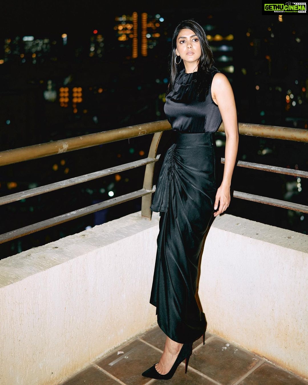 Mrunal Thakur Instagram - 🌃 Styled by: @rahulvijay1988 Make-up: @missblender Hair: @deepalid10 Assisted by (styling) @bleatsbyk & @kashishsgaur Outfit: @431_88 Jewellery: @anmoljewellers Shoes: @louboutinworld Shot by: @leroifoto Hair assistant @vidushiparashar18