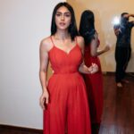 Mrunal Thakur Instagram – 🌹

Outfit- @varnikasangoi 
Jewellery- @aurnument
Styled by – @sheefajgilani 
Assisted by – @anushaarora4 @jeevikab
Clicked by: @leroifoto