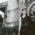 Mrunal Thakur Instagram - Vintage soul #blackandwhite clicked by @leroifoto Styled by: @rahulvijay1988 Make-up: @missblender Hair: @deepalid10 Assisted by (styling) @bleatsbyk & @kashishsgaur Outfit: @anandbhushan Jewellery: @anmoljewellers Shoes: @louboutinworld