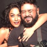 Mumaith Khan Instagram - #throwbackmemories to the time when the person in front of the camera met the person behind the camera and got clicked together. 😃 @munnasphotography #goodtimes #teammumaith #dynamite #camera #photoshoot