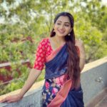 Nakshathra Nagesh Instagram - Saree @aatwos Blouse @abarnasundarramanclothing ❤️#tamizhumsaraswathiyum #beingsaraswathy