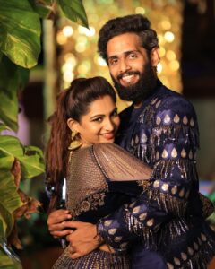 Nakshathra Nagesh Instagram - WE DID IT! 🥳 Raghav and I couldn’t have our Sangeeth the way we wanted to before our wedding, but I am so glad we didn’t give up and hosted another amazing night 4 months later with the closest of our friends and family. ❤️ 

#lifetimeofcelebration 
#postweddingparty 

Unfiltered and unedited gold 📸 @haran_official_ 
My outfit @studio149 
HMU @mani_stylist_ @chella_hair_makeup @profile_makeover 
Decor @eventjunctionofficialpage2.0 
Biryani @nishamcaterers 

#morepicturescomingsoon