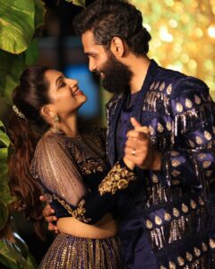 Nakshathra Nagesh Instagram - WE DID IT! 🥳 Raghav and I couldn’t have our Sangeeth the way we wanted to before our wedding, but I am so glad we didn’t give up and hosted another amazing night 4 months later with the closest of our friends and family. ❤️ 

#lifetimeofcelebration 
#postweddingparty 

Unfiltered and unedited gold 📸 @haran_official_ 
My outfit @studio149 
HMU @mani_stylist_ @chella_hair_makeup @profile_makeover 
Decor @eventjunctionofficialpage2.0 
Biryani @nishamcaterers 

#morepicturescomingsoon