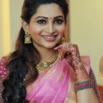 Nakshathra Nagesh Instagram – The exclusive saree by @sevvisilks

Sevvi silks, the House of heritage weaves has had its deep roots with heritage and ancestry in weaving for over 45 years, and They are an iconic heritage steeped in perfection and quality. And they also offer you the option to design your own saree, they would create it for you! So go out check out the Curated collection of a wide range of exquisite traditional Kanjivaram sarees with a modern and aesthetical twist!

And team 

@mabia_mb @vivahbridalcollections @vfrstudios.in_ @kaviyaartistry_off