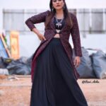 Nandita Swetha Instagram - Black is the beauty🖤 . Outfit by my darling @reshmakunhi Clicked by @ravi_cross_clickx Accessories- @yathiofficial @thiru_kshtriyas . #dhee14 #telugu