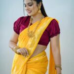 Nandita Swetha Instagram - 🥭🥭🥭🥭 . Clicked by @ravi_cross_clickx Saree @ Jewellery @kiaraacollections @thiru_kshtriyas . #puffsleeves #saree #yellowsaree #accessories #dhee14