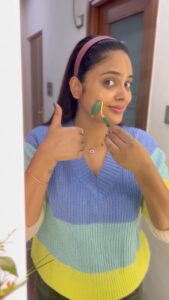 Nandita Swetha Instagram - @magical_jar Jade roller and Kumkumadi serum is the perfect combo for a flawless skin to look young and wrinkle free. Every night routine of applying Kumkumadi serum to clean face followed by massaging your skin using Jade roller will reduce saging of skin and double chin. This is my daily night care routine without fail which keeps my skin nourished and youth. Try this routine and thank me and @magical_jar later. PR @shoutout_campus #magicaljar #skincareroutine #massagetools #jaderoller #lookyoung #reelitfeelit #collaboration