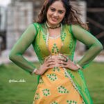 Nandita Swetha Instagram – Manifest every morning❤️❤️
I am happy
My life is great
I keep shining and smiling 
.
.
@firoz_design_studio 
@ravi_cross_clickx 
@thiru_kshtriyas 
.
#curlyhair #makeup #green #lehenga #indianwear