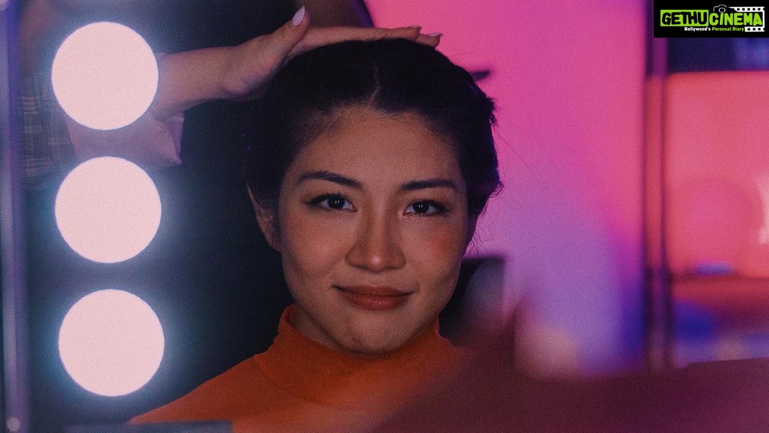 Narelle Kheng Instagram - The new @asusrogsg ROG Flow Z13 is versatile cause you can be in work mode or game mode, but nowhere near as versatile as me cause these are just 2 of the 1647.5 other voices in my head. or 0.00121396% of my full functionality, while 100% of the ROG Flow Z13 capabilities. I know its not a competition, but #justsaying #ROGFlowZ13 #MoreThanJustGaming