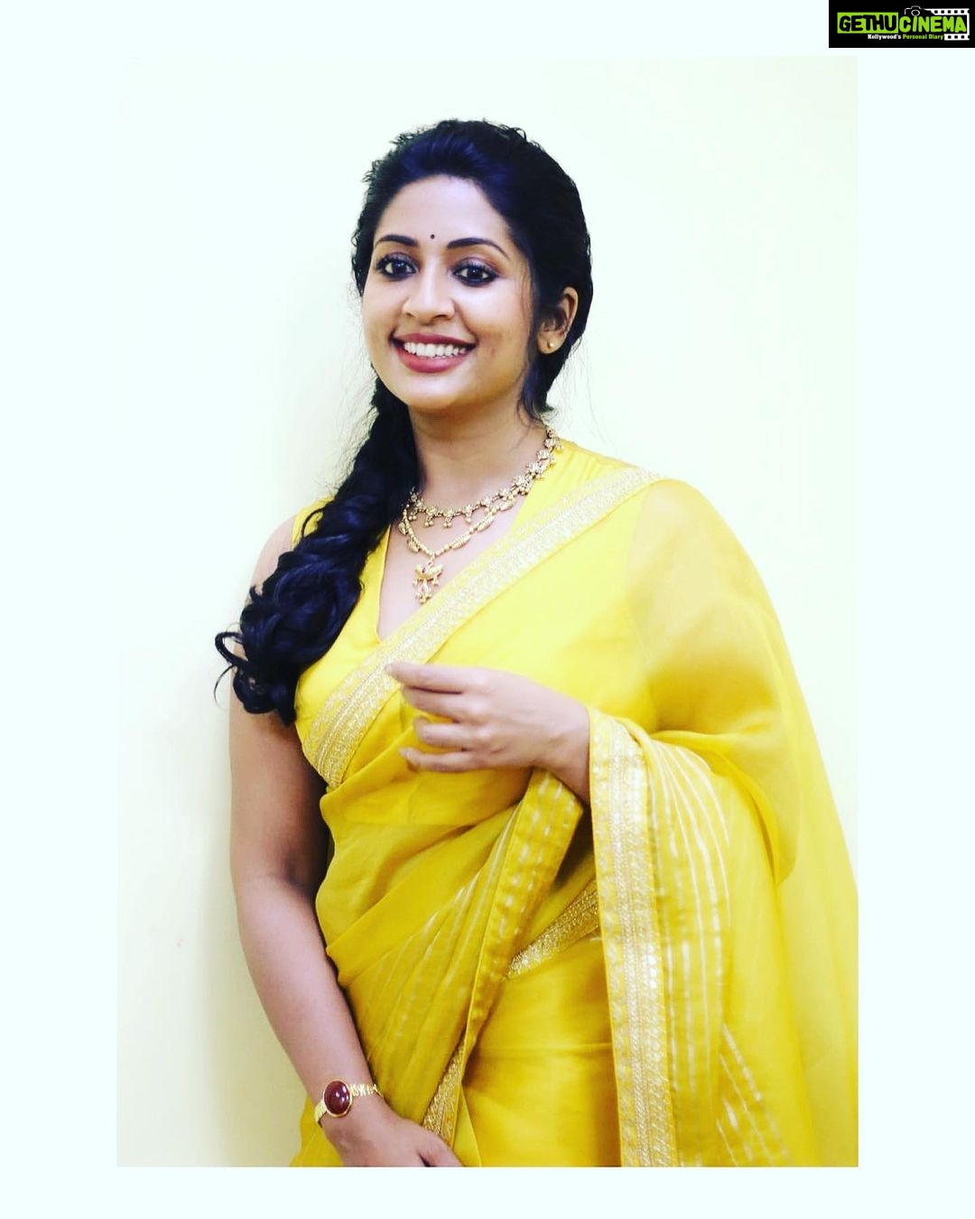 Navya Nair Instagram - Make your WHY bigger than your excuses … Passion is energy , feel the power that comes from what excites you ❤️❤️❤️ Makeup&hair @amal_ajithkumar Styling @rn.rakhi Wearing @labelmdesigners Jewellery @amrapalijewels from @saltstudio , Kochi .