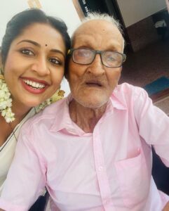 Navya Nair Instagram - Vishu with grand parents❤️❤️❤️
