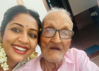 Navya Nair Instagram - Vishu with grand parents❤️❤️❤️