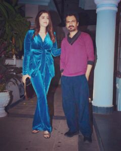 Nawazuddin Siddiqui Instagram - It was fun hosting my team #NooraniChehra for the Wrap Up Party at my residence #NAWAB
@nupursanon @sonnalliseygall @kumarmangatpathak #RajeevMalhotra @sharmadeepakr @suniel9 @gorgeousneeta