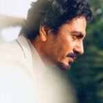 Nawazuddin Siddiqui Instagram – थोड़ा… साइड प्रोफ़ाइल तो दीजिए 

मैं तो यहीं खड़ा हूँ… कैमरा घुमा लीजिए ।