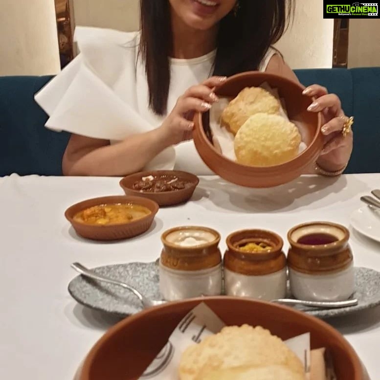 Neetu Chandra Instagram - The army behind a beautiful relishing finger licking evening. It was indeed a life time experience of the designer food by @Tresindmumbai To be honest, this is the best modern Indian food I have ever had. The presentation The quality The taste The vibes and The smiles on each and every staffs face was overwhelming. The owner @Bhupendernath ❤ you are an artist at Heart and the creator of warmth and home food serviced with so much love, passion and care in 14course meal. The chef who curitated the cuisine is world rank no. 4th in Indian food. https://instagram.com/chefhimanshusaini?utm_medium=copy_link So proud of the achievements of this prestigious chain of lovely brand restaurant, globally. Thank you for being YOU. Unparallel @Tresinddubai @tresindstudio @carnivalbytresind @Acappella Can't wait to try the new vegetarian restaurant @Avatara in Dubai ❤❤❤ #restaurant #greatfood #healthyfood yet #indian but #modernindian My dearest friend @amohin and his mom had a fabulous time and I loved seeing them enjoy ❤️