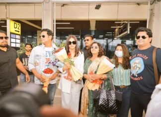 Neetu Chandra Instagram - Thank you #Patna my #Bihar for such a fabulous warm Welcome today at Patna Airport 1 I am returning to Patna for the first time, after my Hollywood film release. #Eventoss #NEVERBACKDOWNREVOLT @sonypictures