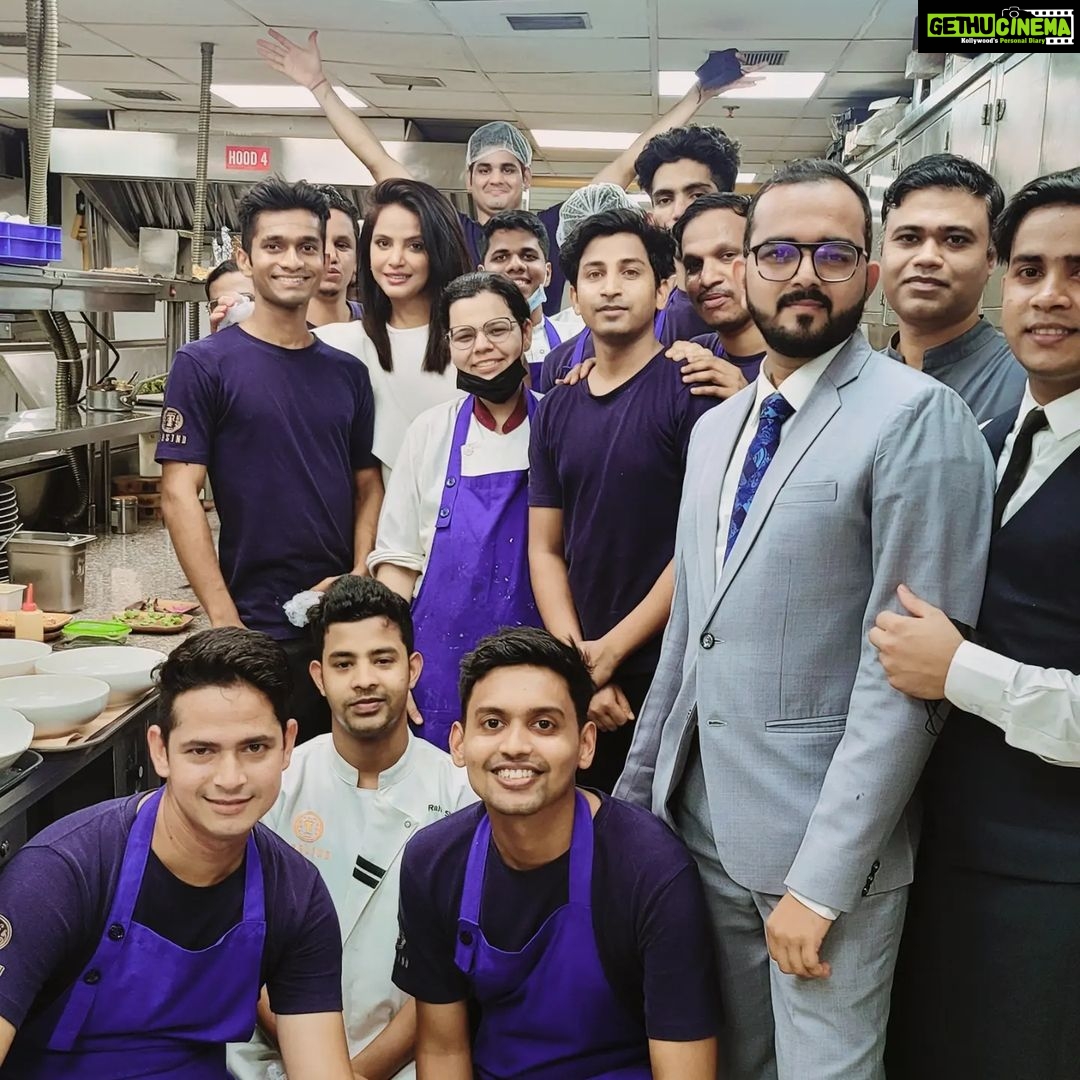 Neetu Chandra Instagram - The army behind a beautiful relishing finger licking evening. It was indeed a life time experience of the designer food by @Tresindmumbai To be honest, this is the best modern Indian food I have ever had. The presentation The quality The taste The vibes and The smiles on each and every staffs face was overwhelming. The owner @Bhupendernath ❤ you are an artist at Heart and the creator of warmth and home food serviced with so much love, passion and care in 14course meal. The chef who curitated the cuisine is world rank no. 4th in Indian food. https://instagram.com/chefhimanshusaini?utm_medium=copy_link So proud of the achievements of this prestigious chain of lovely brand restaurant, globally. Thank you for being YOU. Unparallel @Tresinddubai @tresindstudio @carnivalbytresind @Acappella Can't wait to try the new vegetarian restaurant @Avatara in Dubai ❤❤❤ #restaurant #greatfood #healthyfood yet #indian but #modernindian My dearest friend @amohin and his mom had a fabulous time and I loved seeing them enjoy ❤️