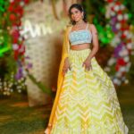 Neha Bhasin Instagram - Summer colours Outfit - @riantasofficial Jewellery - @rkjewellers_southex2 Styled by - @ankiitaapatel #indianwedding #nehabhasin #dillikishaadi #indianfashion