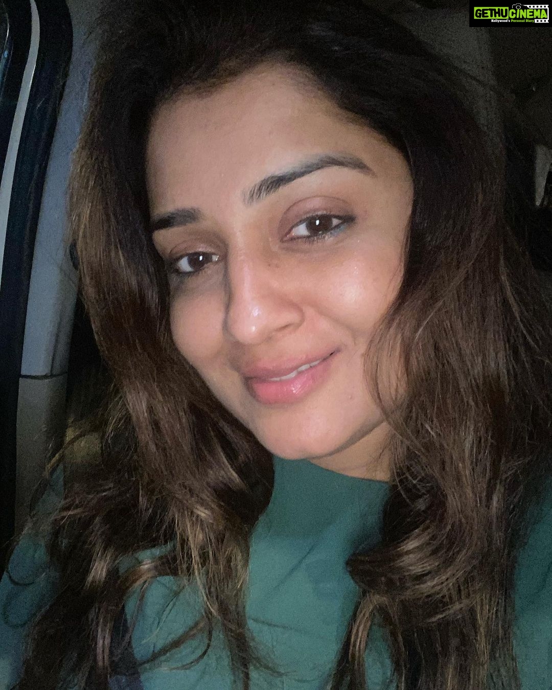 Nikita Thukral Instagram - Love for the colour green 💕#lovegreens #nikitathukral #blessed