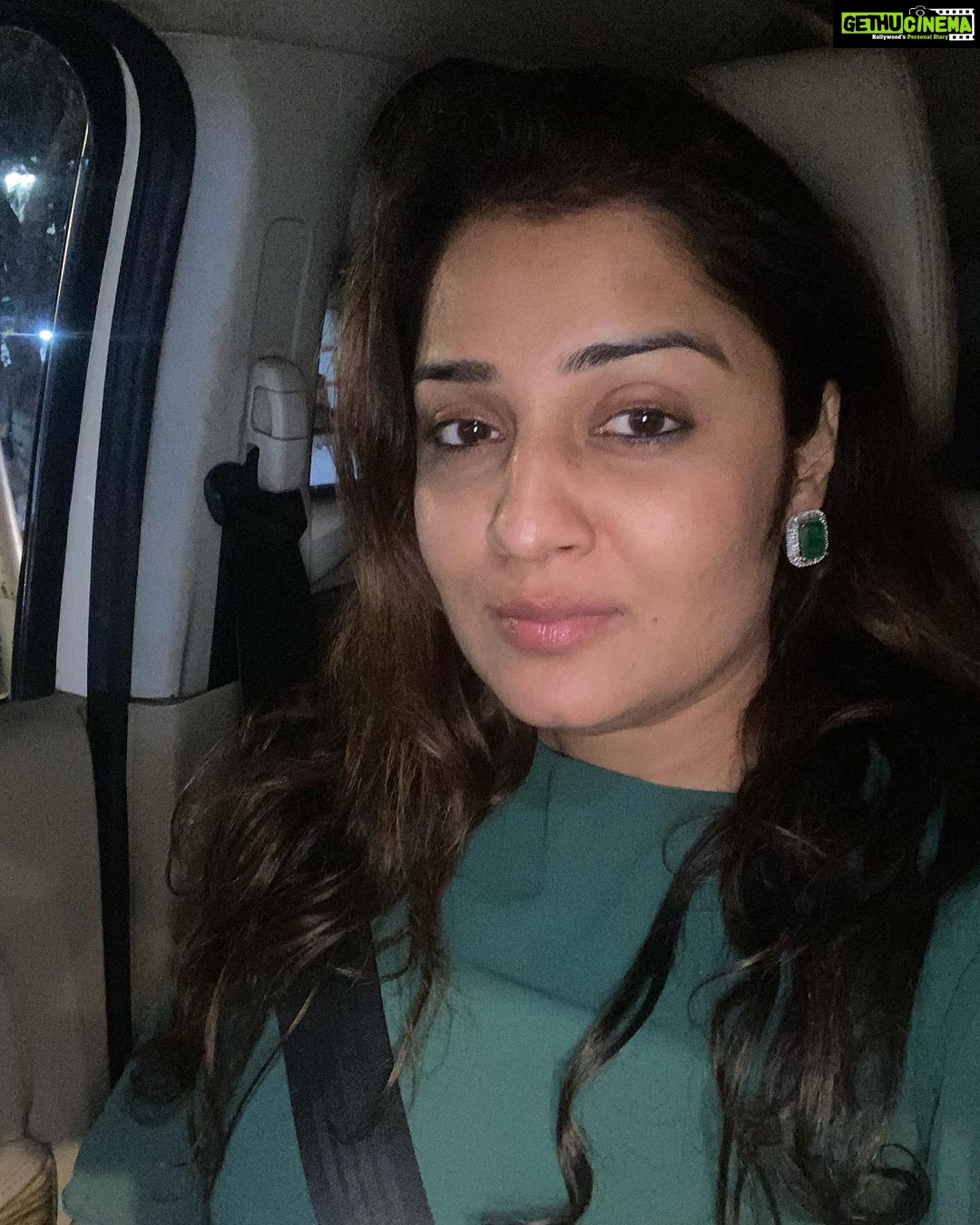 Nikita Thukral Instagram - Love for the colour green 💕#lovegreens #nikitathukral #blessed