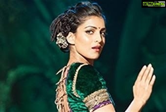 Pallavi Sharda Instagram - Sending love to all on the occasion of Gudi Padwa! I lived in Maharashtra throughout the formative years of my adulthood and had the privilege of playing a ‘Marathi Mulgi’ in a very special film. Everything about this auspicious day is reminding me of how blessed I have been to witness the myriad rituals and traditions of my pan-indian heritage. May this new year bring love and light. 🙏🏽💕