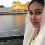 Panchi Bora Instagram – Blessed to be always on the path chosen by you 🙏
It was my dream to get darshan since I was a kid as we were posted in Faridkot (Punjab) for five years and I heard so much about the temple but never visited the temple. But after Riyanna was born she made me listen to Ek Onkar on repeat mode and when she was 6 months old went to India and ended up making this short trip to this beautiful temple! Riyanna was so happy there as if she had some deep soul connection to this place. 
It was beautiful 🙏
Beautiful words @ektainlove 🙏
#goldentemple#waheguru