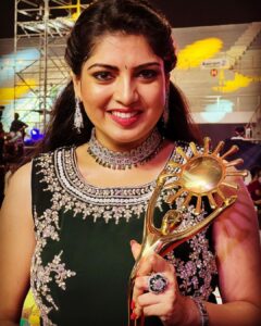 Papri Ghosh Instagram - Feeling too blessed to win the SUNTV Award 😊 it’s always special to me 
@suntv 

#suntv #sunkudumbamviruthugal2022 #serial #actress #award #winning #moment #blessed #happy #paprighosh