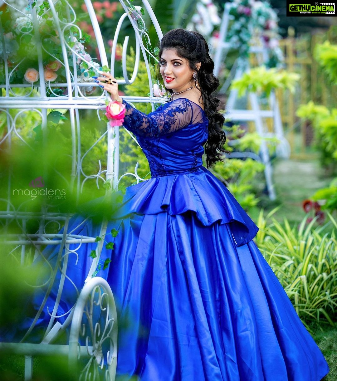 Papri Ghosh Instagram - Dressing up and look pretty is something we all like to do 😃 Costume- @zyr_designingstudio Jewels- @zyr_rental Mua- @vasanthi_makeover Clicks- @magiclens.studio #gown #blue #bluegown #actress #new #latest #photoshoot #suntv #serial #pandavarillam #kayal #paprighosh