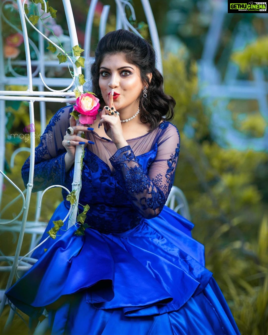 Papri Ghosh Instagram - We feel like real princess on our birthday because of our loved ones 👸 Costume- @zyr_designingstudio Jewels- @zyr_rental Mua- @vasanthi_makeover Clicks- @magiclens.studio #birthday #special #princess #blue #gown #lovedones #actress #paprighosh #tamilserial #suntv