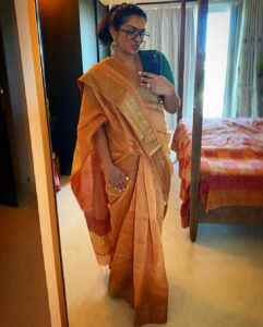 Parvathy Instagram - Joyoooodu joy!🌼