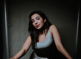 Parvatii Nair Instagram - And I just decided to mix em up ! Have a great day 😘 @santhanubinu @idayoana Conrad Bengaluru