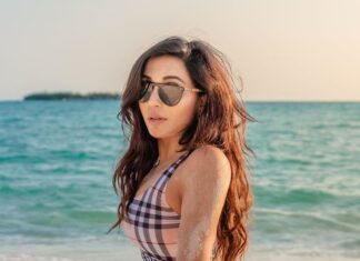 Parvatii Nair Instagram - Getting some vitamin - sea 🌊 ☀️