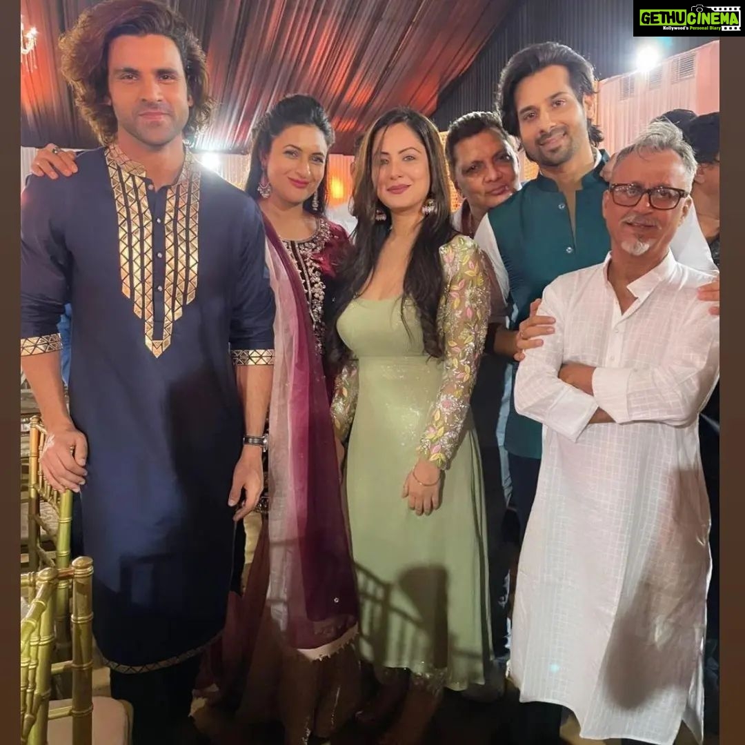 Pooja Bose Instagram - About last night @babasiddiqueofficial 's iftar Outfit by @the_adhya_designer Hair and makeup by @banerjeepuja 😂😍💄💄