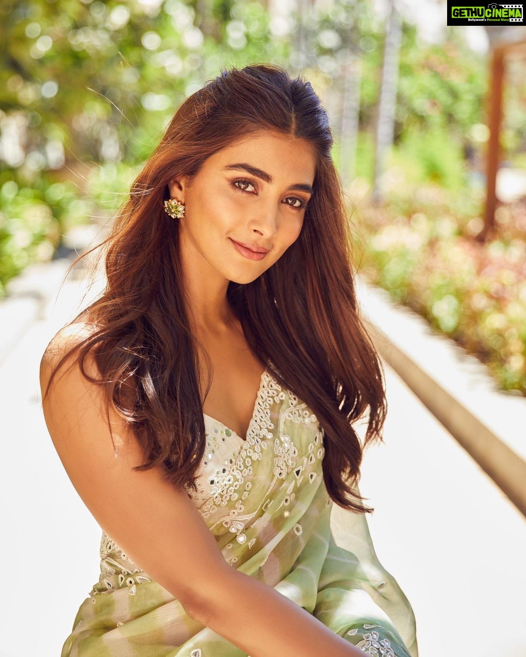 Actress Pooja Hegde HD Photos and Wallpapers May 2022 - Gethu Cinema