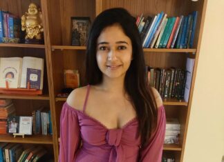 Poonam Bajwa Instagram - Birthday posing❤️❤️❤️ 📸@suneel1reddy