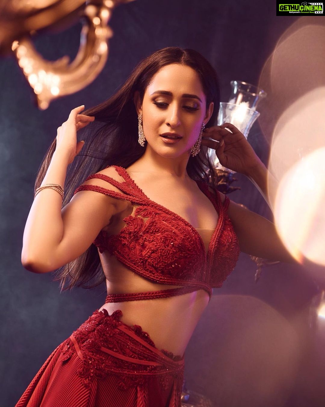 Pragya Jaiswal Instagram - Walked for @teach_for_change presented by @radhatmt Powered by: @thetribeconcepts Outfit: @shantanunikhil Jewellery: @hiyajewellers Footwear: @centroshoesindia Makeup and hair team: @sachindakoji_pro Styled by: @officialanahita Pics: @shreyansdungarwal Co-hosted by: @westinhyderabad Sponsored by @kamalwatchco @navaskinandbody Decor: @minttusarna #TeachForChange #PegaTeachForChange