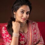 Prayaga Martin Instagram - Here to stay in your mind. @poojastudioskochi x @gheevarghese 🎞 @fatiz_official @urvasi_ernakulam @juli_julian_makeupartist Pooja Studios
