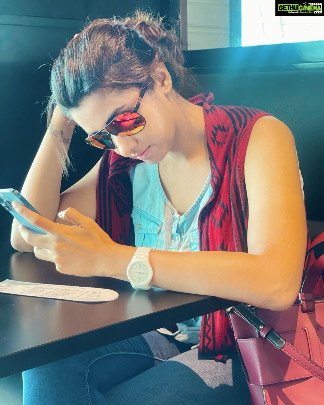Priya Bhavani Shankar Instagram - Ok bye 👋🏻
