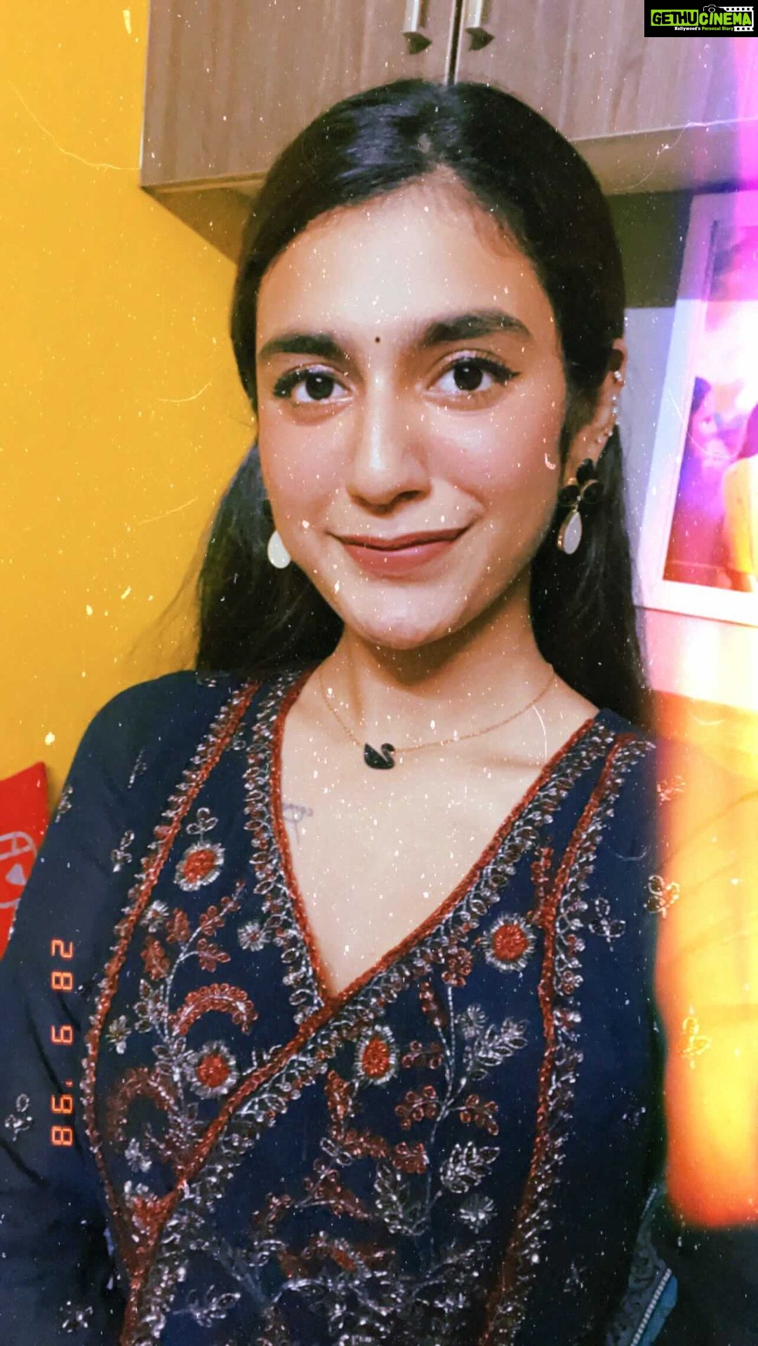 Priya Varrier Instagram - Akasham pole✨ @sushintdt @sreenathbhasi @officialanagha @amalneerad_official #reels #reelsinstagram #reelitfeelit #reelkarofeelkaro #singing #singer #instagram #instagood #explore #trending #explorepage