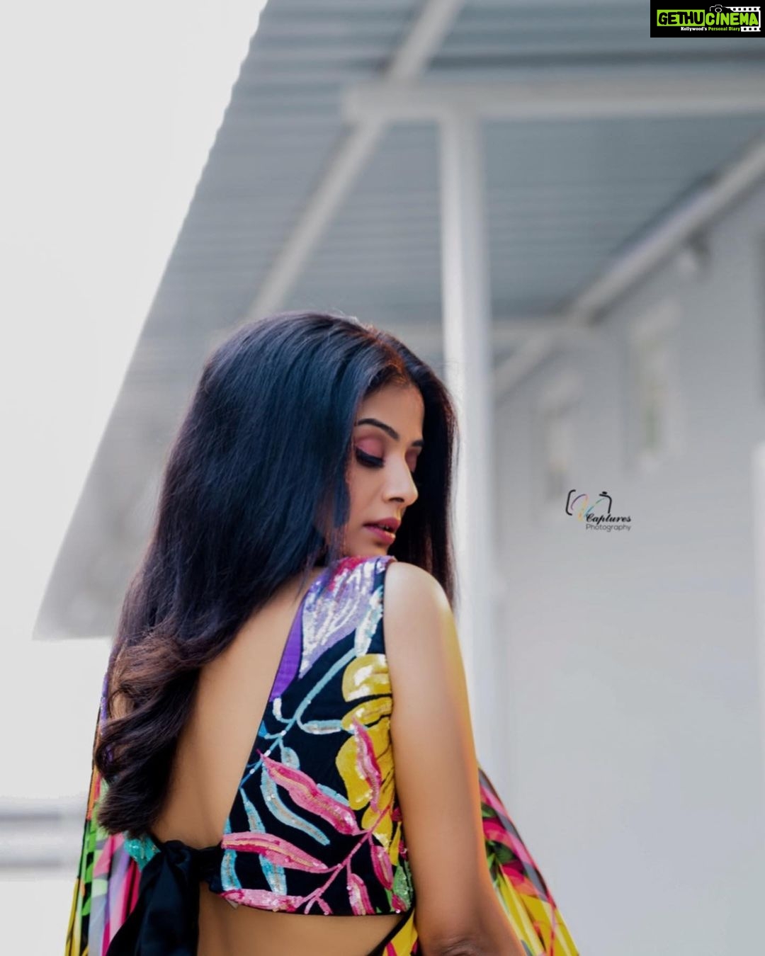 Priyamani Instagram - A saree is not simply a garment ….it’s an influence , an identity … a language ❤️❤️❤️❤️❤️ Saree : @riminayakindia Managed by : @poppublishmedia Styled : @mehekshetty ❤️ 📸: @v_capturesphotography MUH : @pradeep_makeup @shobhahawale #etv #dhee14dancingicon #sareelove
