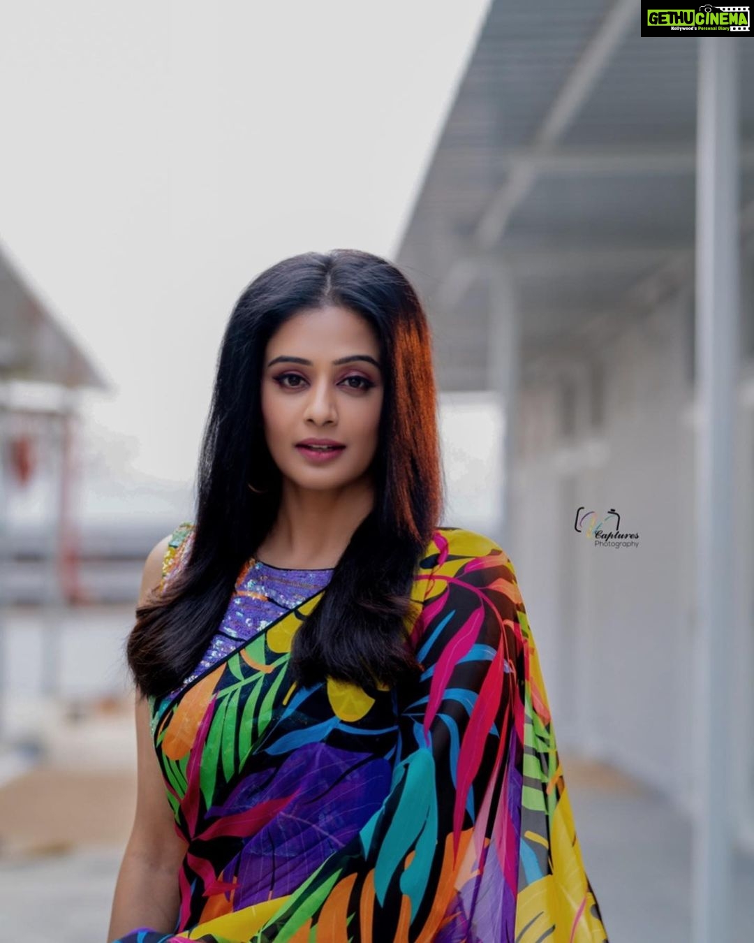 Priyamani Instagram - A saree is not simply a garment ….it’s an influence , an identity … a language ❤️❤️❤️❤️❤️ Saree : @riminayakindia Managed by : @poppublishmedia Styled : @mehekshetty ❤️ 📸: @v_capturesphotography MUH : @pradeep_makeup @shobhahawale #etv #dhee14dancingicon #sareelove