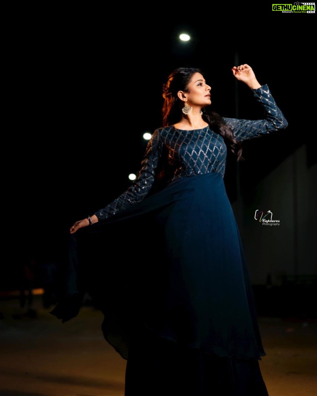 Priyamani Instagram - Some women fear the fire …. But some simply become it ❤️❤️❤️ Outfit : @sauchikabymounika Styling : @mehekshetty ❤️ 📸 : @v_capturesphotography MUH : @pradeep_makeup @shobhahawale #etv #dhee14dancingicon #judgelife #lovemyjob