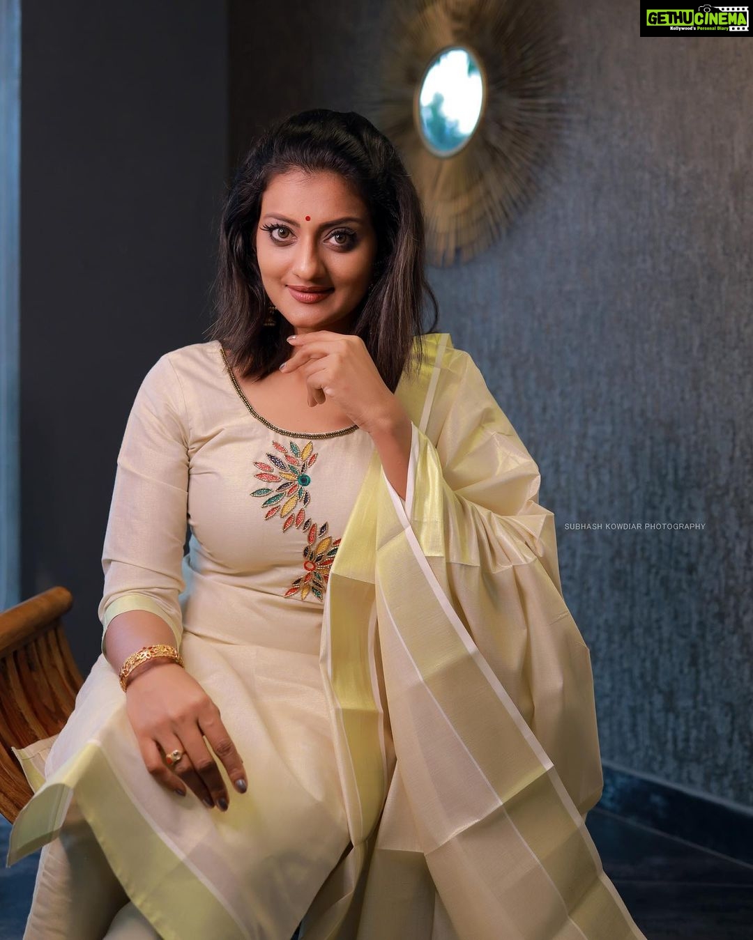 Priyanka Nair Instagram - Photography- @subhashkowdiar Makeup and hairstyle - @fairsalon Costume - @kerala_bygone_fashion
